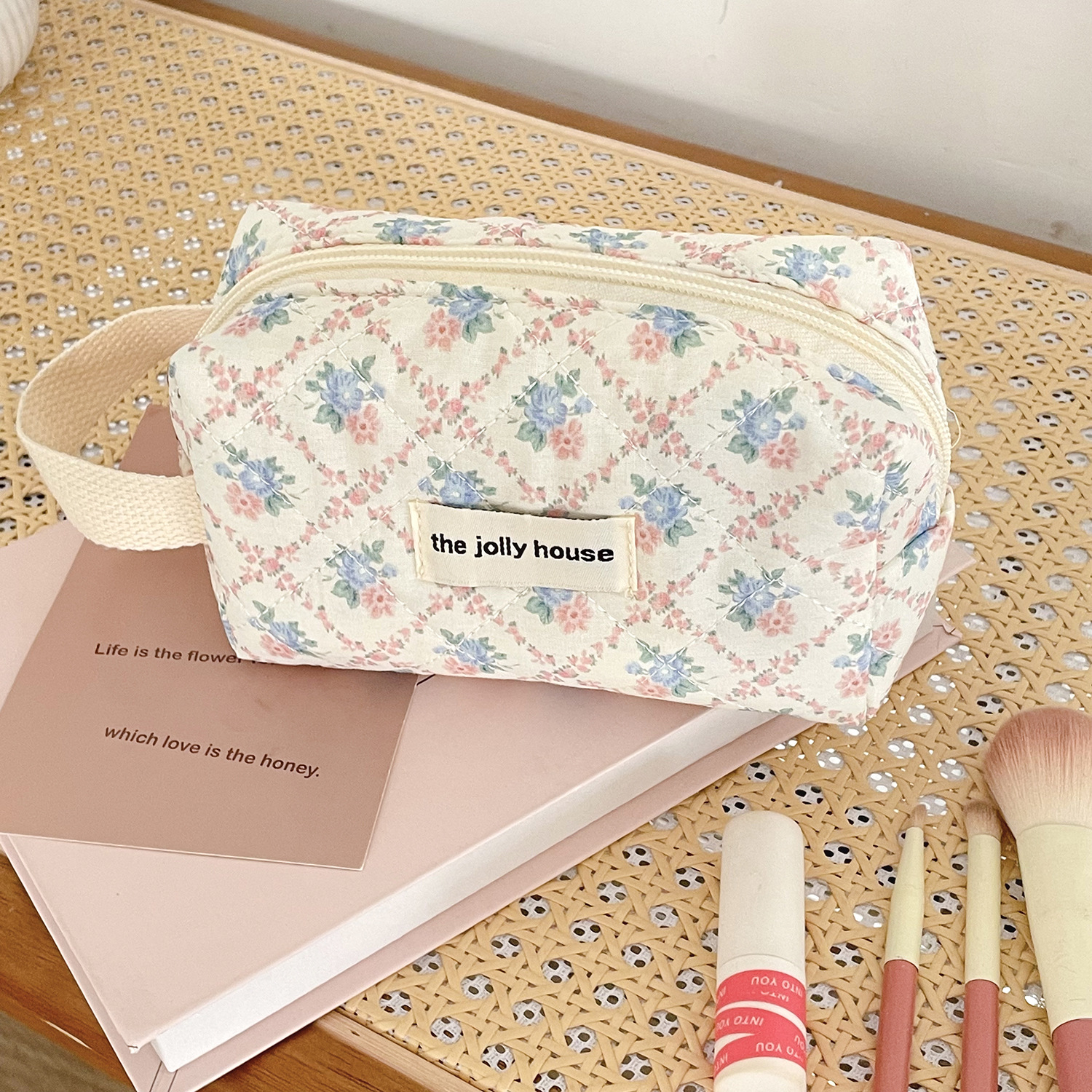 Medium Size Cute Classic Style Ditsy Floral Polyester Sewing Thread Square Makeup Bags