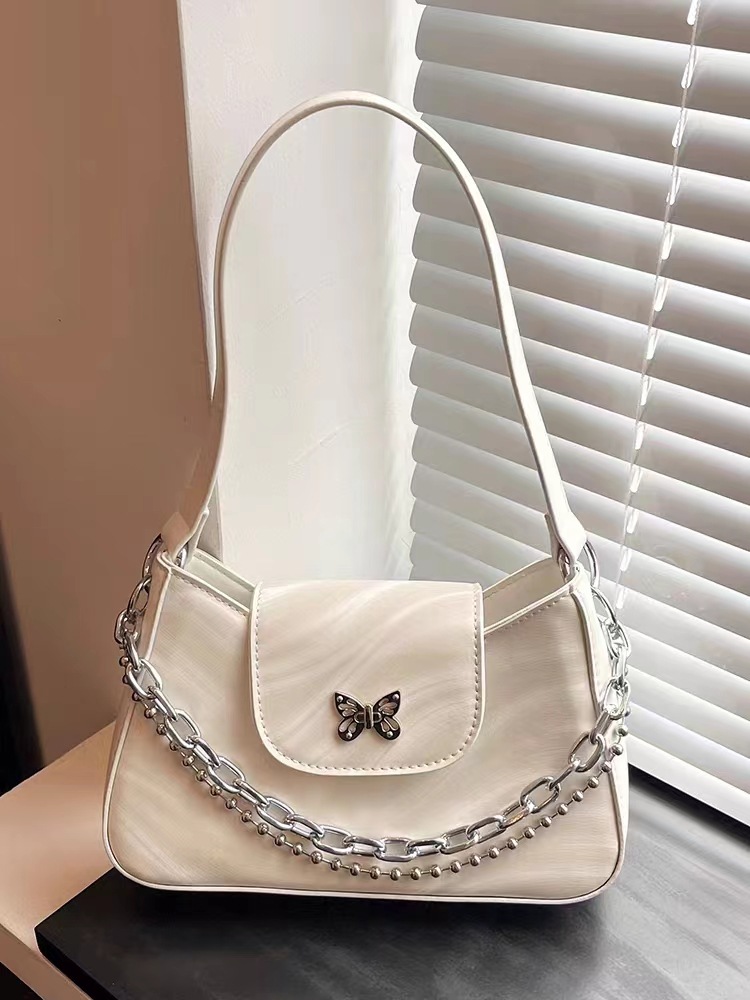 Women's Small Pu Leather Butterfly Classic Style Square Zipper Underarm Bag display picture 4