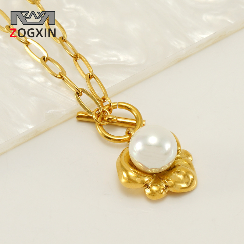 Verano transfronterizo nuevo collar de perlas elegante de las mujeres de alto grado irregular de acero de titanio colgante Cadena de clavícula al por mayor