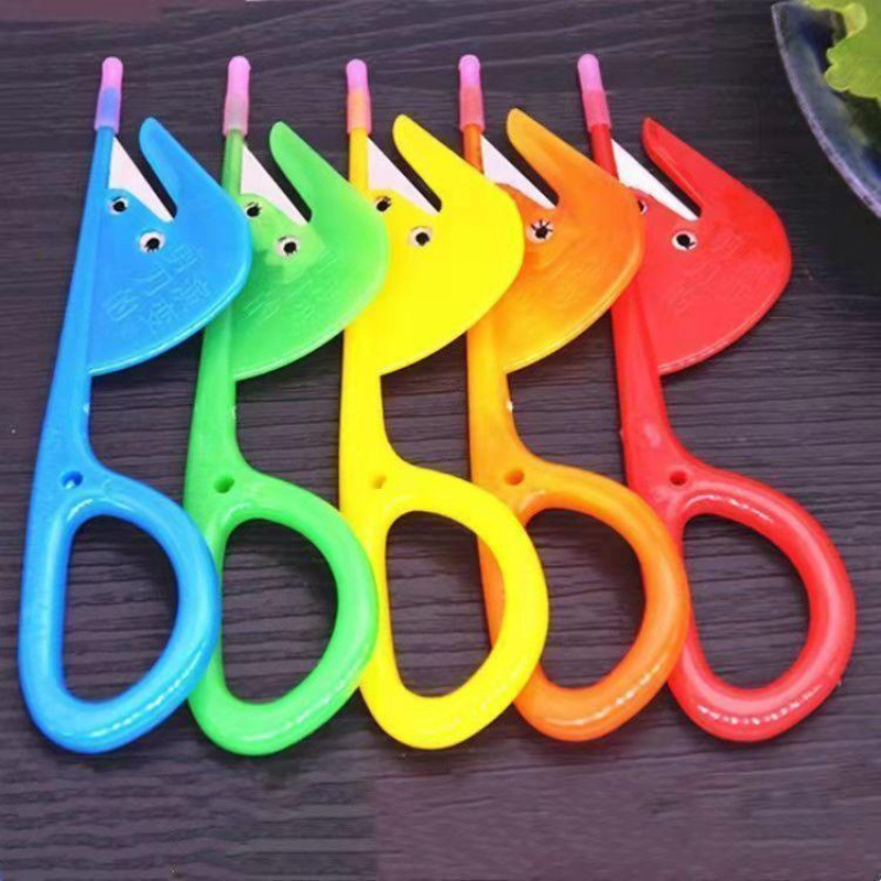 Intestinal cutter, duck intestine cutter, chicken intestine cutter, intestine opener, home-use chicken, duck, goose intestine cutter, eel, loach, fish intestine cutter for kitchen use