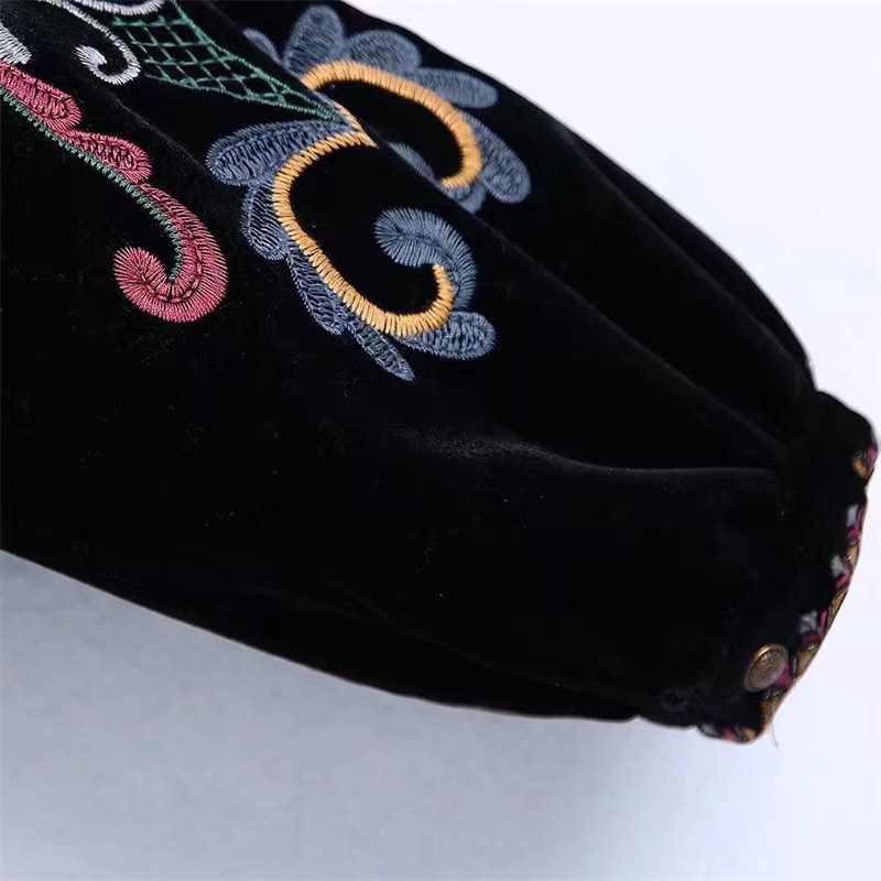 Camicia da donna in velluto ricamato a maniche lunghe e corte, vestibilità attillata, autunno 2023_voghion.com