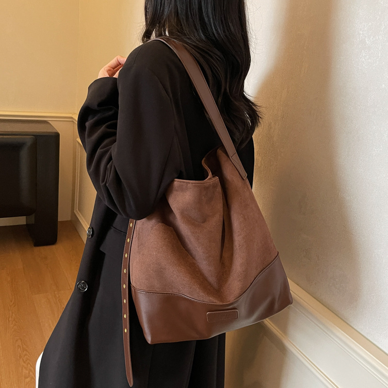 麂皮绒包包女式2025新款潮大容量通勤托特包高级感单肩斜挎水桶包|undefined