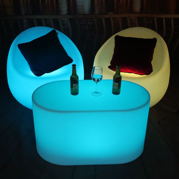 타원형 커피 테이블 + 구형 소파