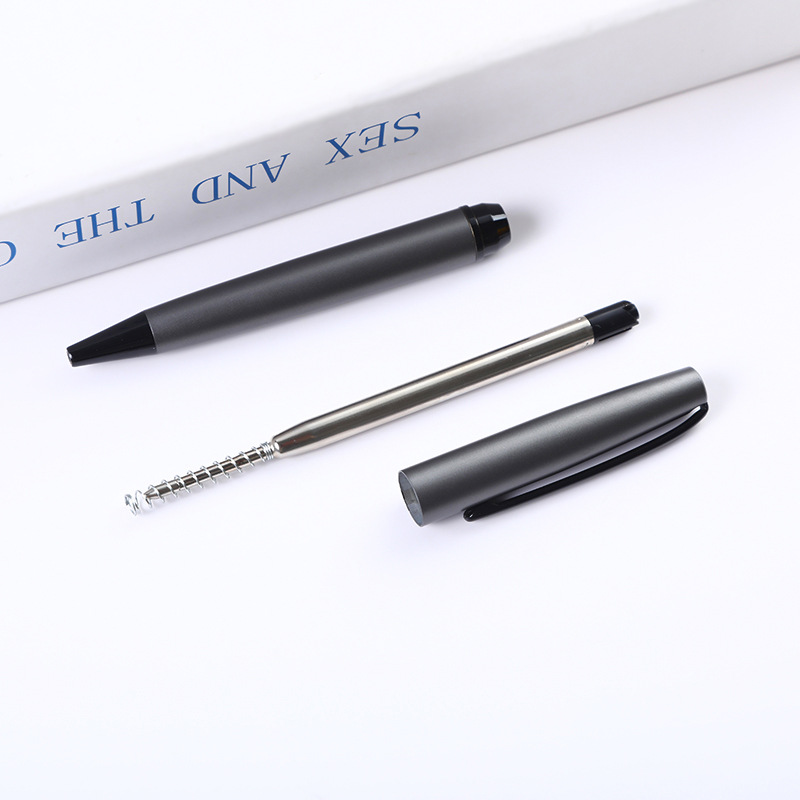 Fábrica al por mayor en stock Bolígrafo De Metal regalos de negocios de alta gama publicidad pluma de metal medio aceite firma pluma de impresión
