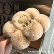 大号真獭兔毛球球抓夹网红超大毛绒发抓后脑勺鲨鱼夹子发卡头饰冬
