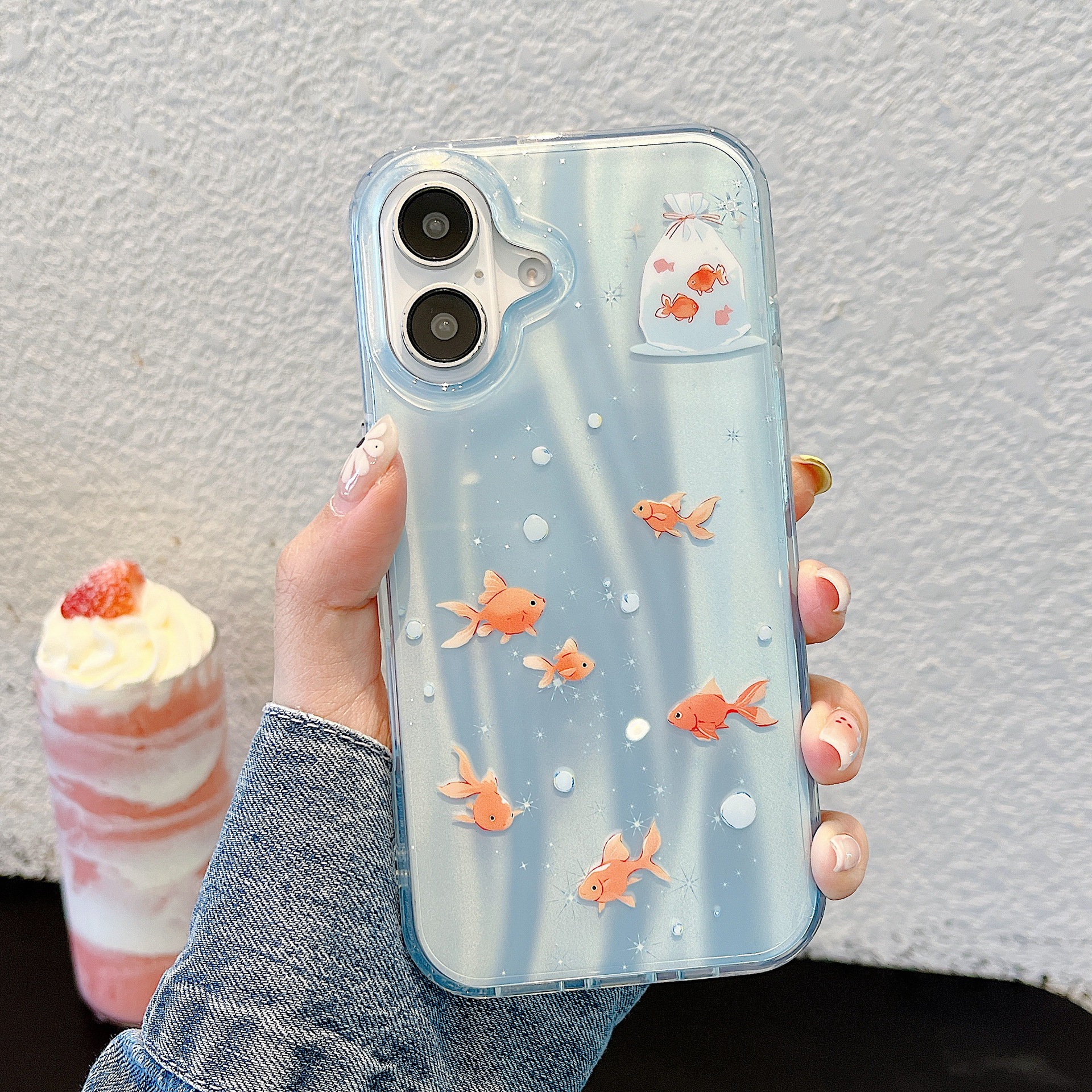 Verano pequeño y fresco Lucky Goldfish Koi para Apple 16ProMax funda para teléfono 15/14 Nuevo 13 femenino 15Pro