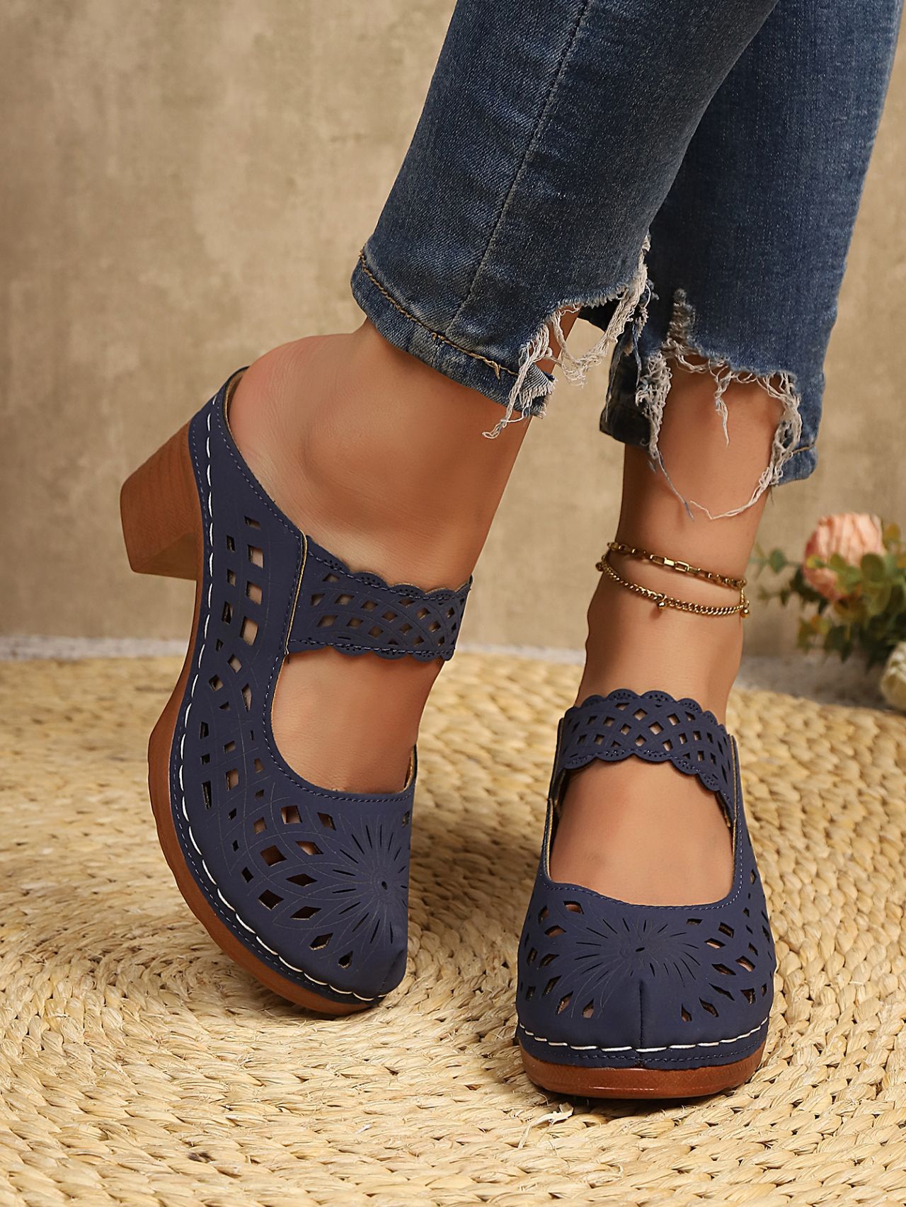 Elegant Hollow out mid Heel Sandals for Women Chunky Heel Slip-On Closed Toe Slippers plus Size Summer New Style_vogvips.com