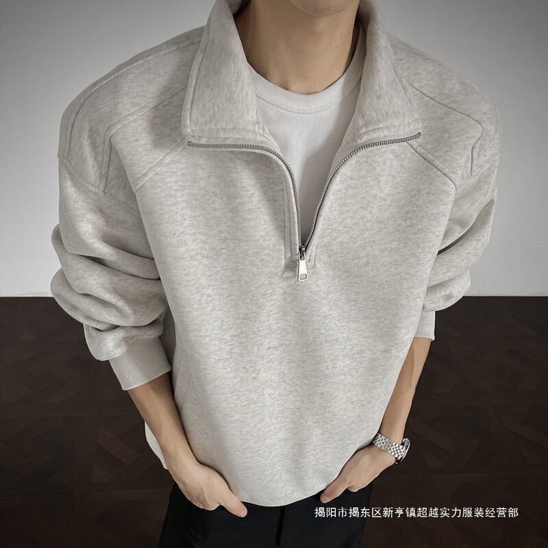 Autumn and winter collection: fleece-lined, heavyweight, American-style retro gray cotton T-shirt for men, featuring a simple, casual, and stylish design with a half-zip and a turn-down collar Autumn and winter collection: fleece-lined, heavyweight, American-style retro gray cotton T-shirt for men, featuring a simple, casual, and stylish design with a half-zip and a turn-down collar