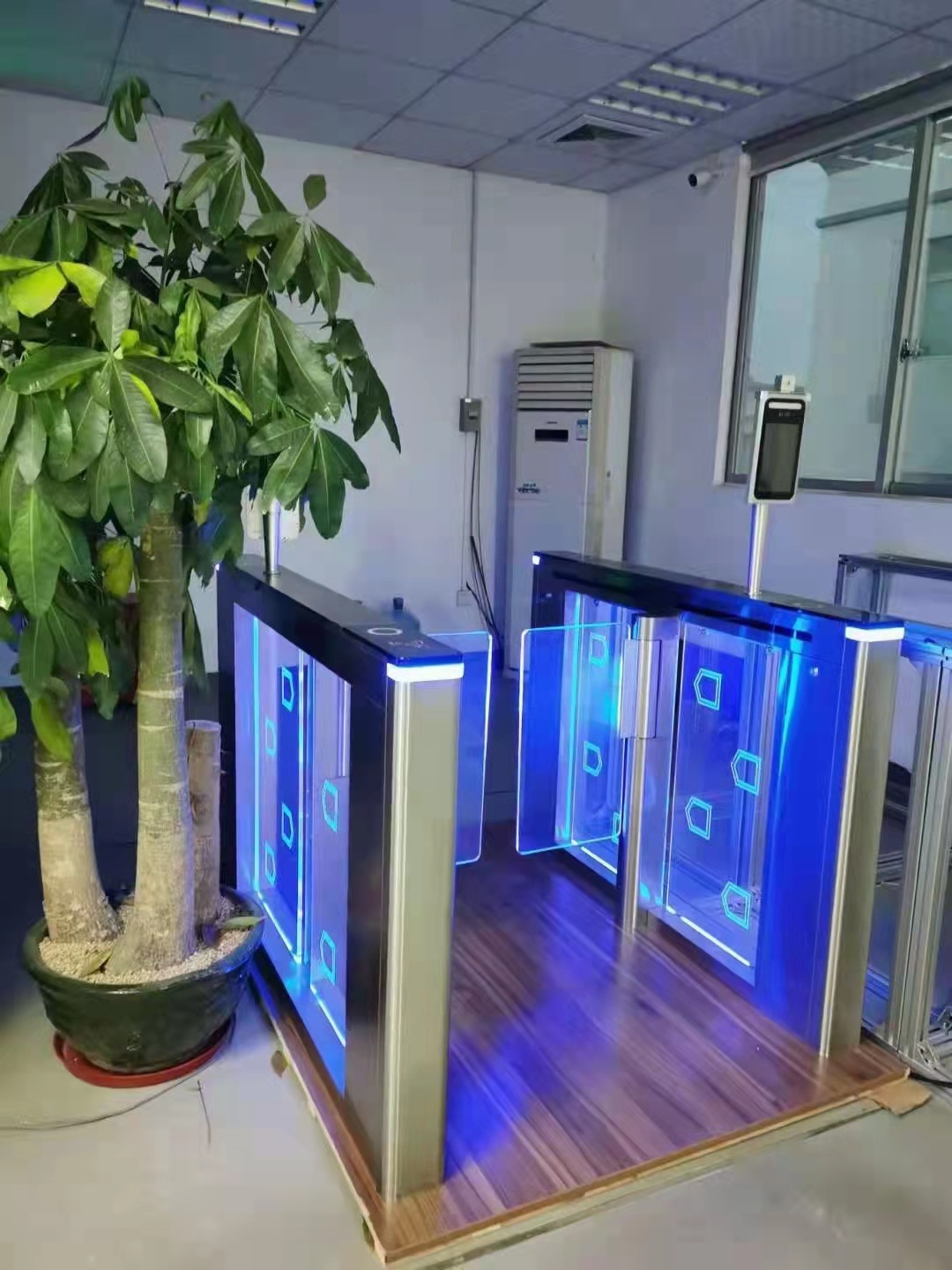 健康码摆闸小区二维码防撞摆闸立式防撞摆闸工地人脸测温识别摆闸