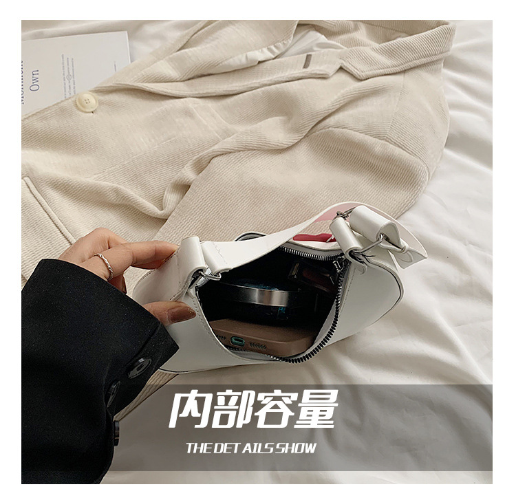 Cross-border women's bag 2024 New style, trendy texture, versatile, ins fashion single-shoulder armpit bag, small flower pendant, crescent moon bag undefined