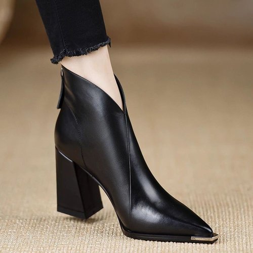 British-style vintage Martin boots for women: Spring/autumn single-layer boots; autumn/winter mid-heel, pointed-toe, chunky-heeled ankle boots
