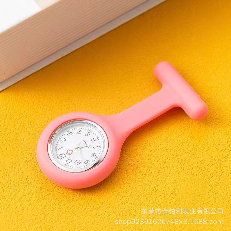 Venta directa de fábrica comercio exterior dibujos animados unisex cuarzo retráctil silicona reloj de enfermera examen de estudiante reloj de bolsillo simple