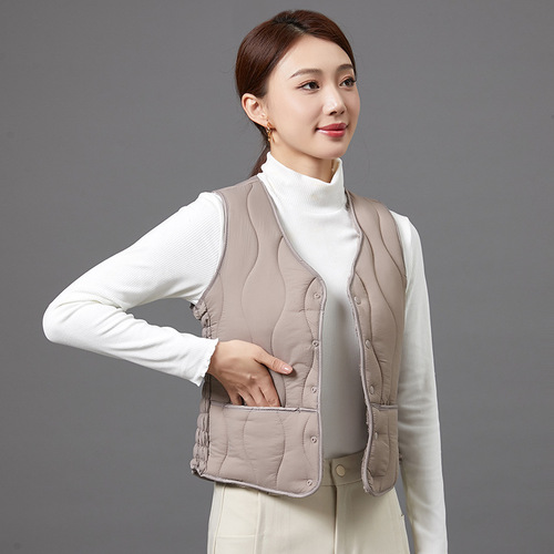 Women's winter and autumn down and cotton padded vest, warm and stylish short V-neck cape, slimming and versatile innerwear, elegant