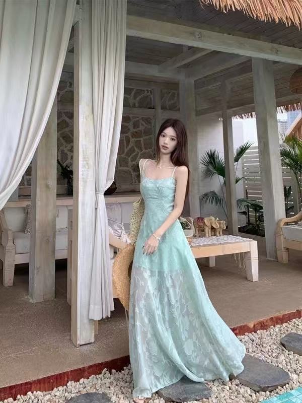 法式薄荷绿吊带连衣裙女夏季2025新款开春穿搭海边度假风收腰长裙|undefined