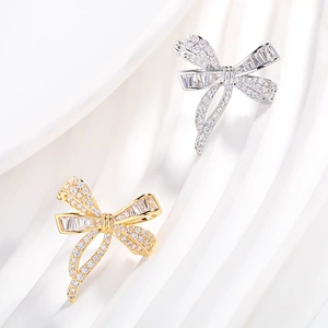 New Bowknot Ribbon Brooch with a Light Luxury and High-End Feel, Featuring Exquisite Craftsmanship and Super Shiny Enamel Design for Women, a Unique Brooch Accessory