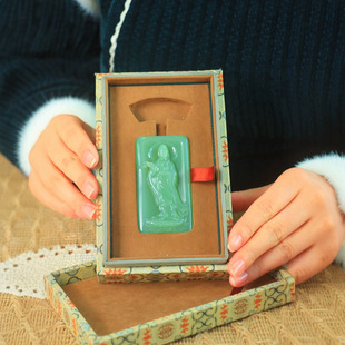 Jin Yu Tang Xinjiang Hetian Yu Lao Keng Jasper Guanyin fine meat can be designed and crafted by master lamp