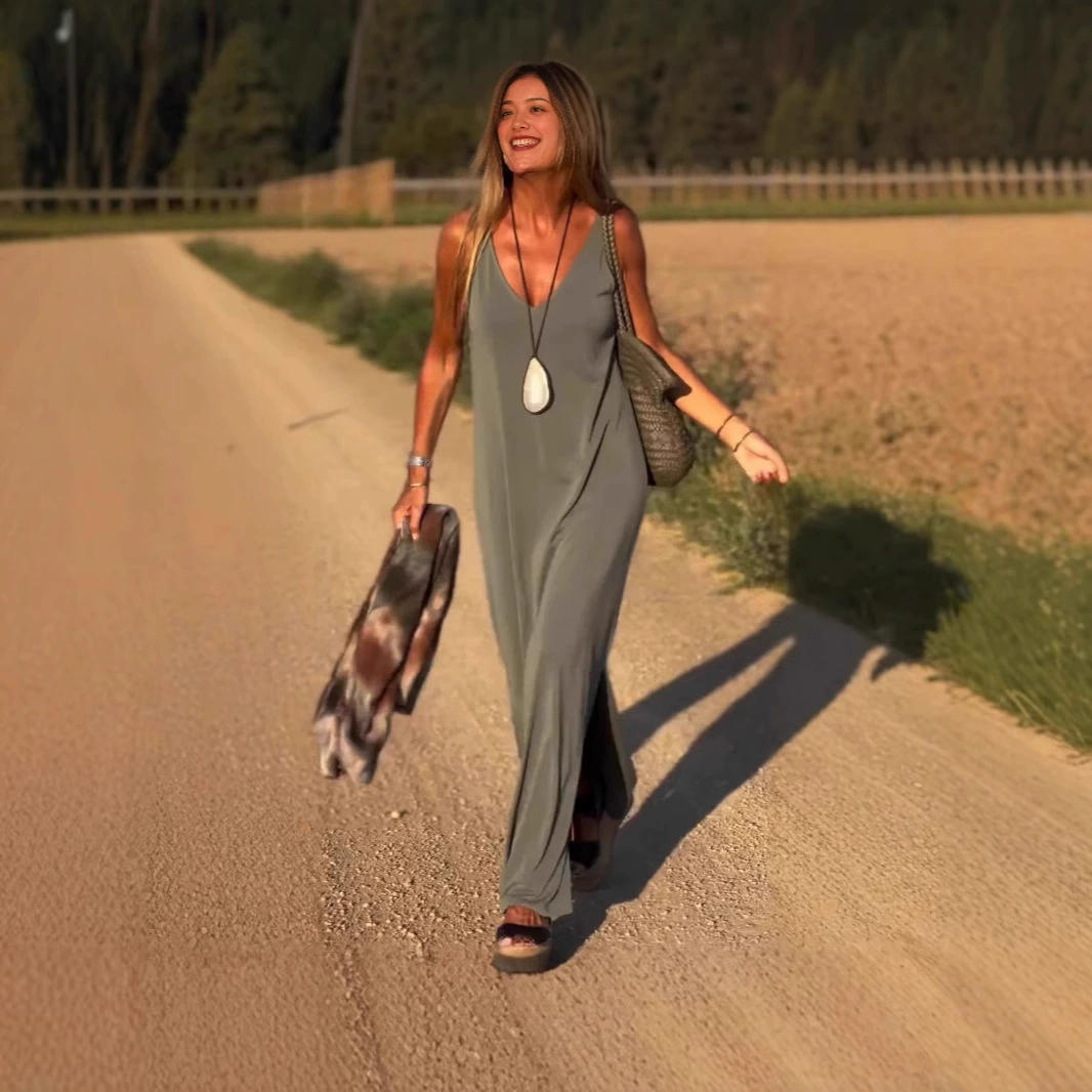 2025 Новый летний трансграничный внешний оборот Amazon Независимая станция Женская сексуальная тенденция V-образный вырез платье