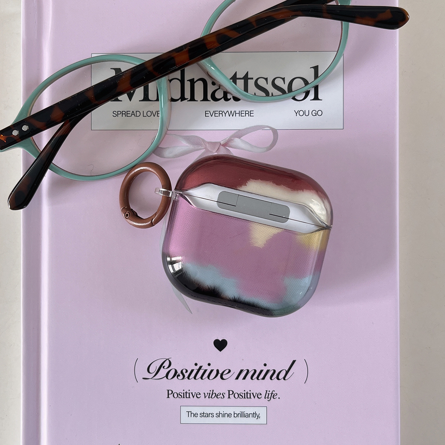 El bloque de color teñido púrpura simple de nicho es adecuado para Airpods nuevo estuche para auriculares de 3/4 generación Pro2 airpods femenino 1/2