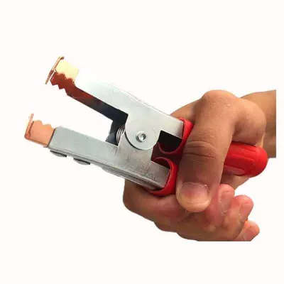 Connectors, Large and Small Alligator: Car on the line of fire