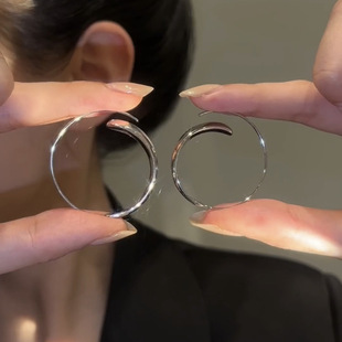 ���s�OӋ��ȦȦ����h���|���߼��к��s�ؿ�����Ȧ�p�ݶ��