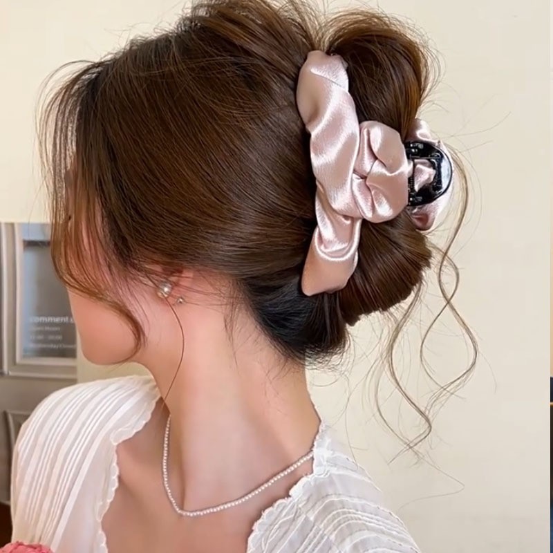 韓国風ブラックプリーツクリップ、高級クリップ、ヘアクリップ、女性用スイートヘッドドレス、ヘアアクセサリー、シャーククリップ、ニッチな雰囲気|undefined