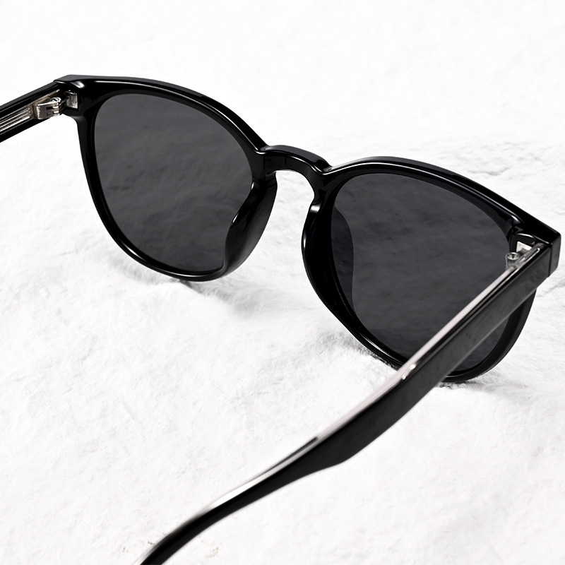 High-End Acetate Polarized Sunglasses for Women - New Fashion Retro Square Round Frame Face-Slimming UV Protection Shades - Thumbnail 4