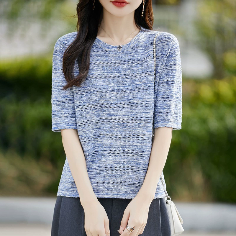 Knitted summer thin base T-shirt with a round collar