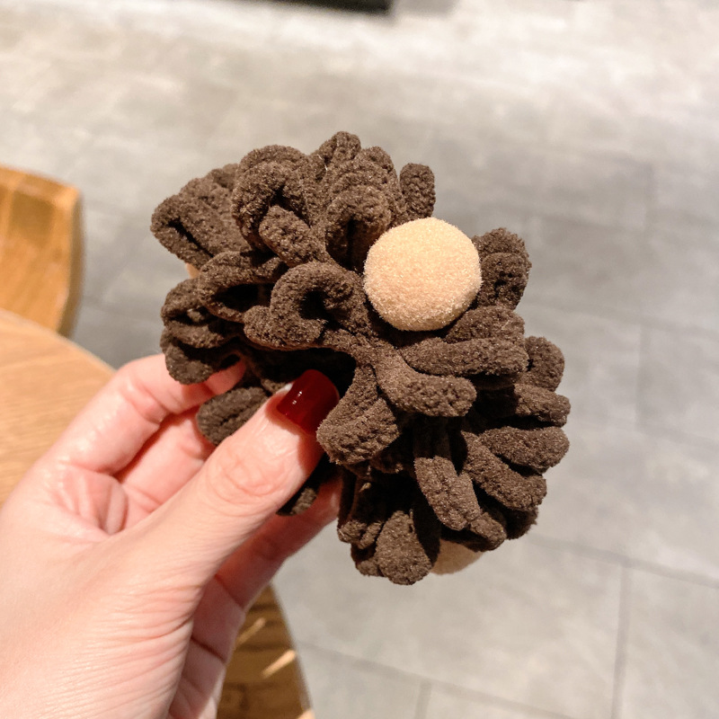 Café profundo con bolas de pelo