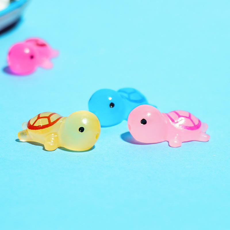 Escenografía de pecera de musgo Artesanía de resina Micro paisaje Luminoso Tortuga Adornos Accesorios de bolsa ciega Adornos de escritorio