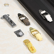 仿古金色铁材质小门扣插销门铁配件柜门抽屉装饰扣门扣锁折叠