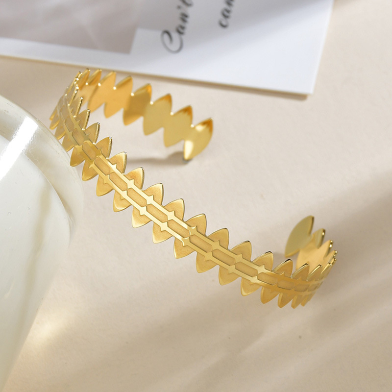 Simple Style Geometric Stainless Steel Bangle Plating Stainless Steel Bracelets display picture 2