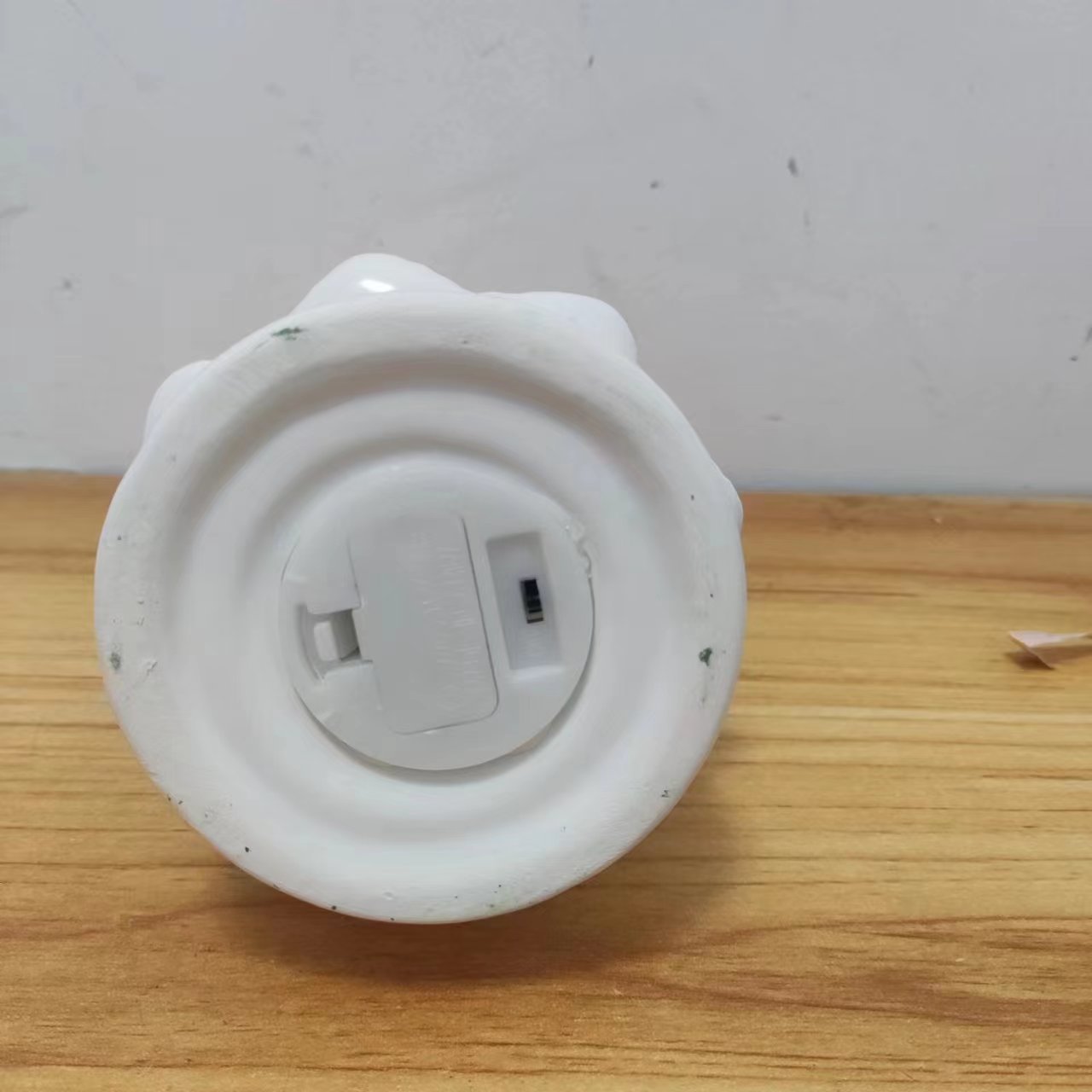 Title 4, Weißer Keramik-Baumschmuck mit LED-Beleuchtung ...