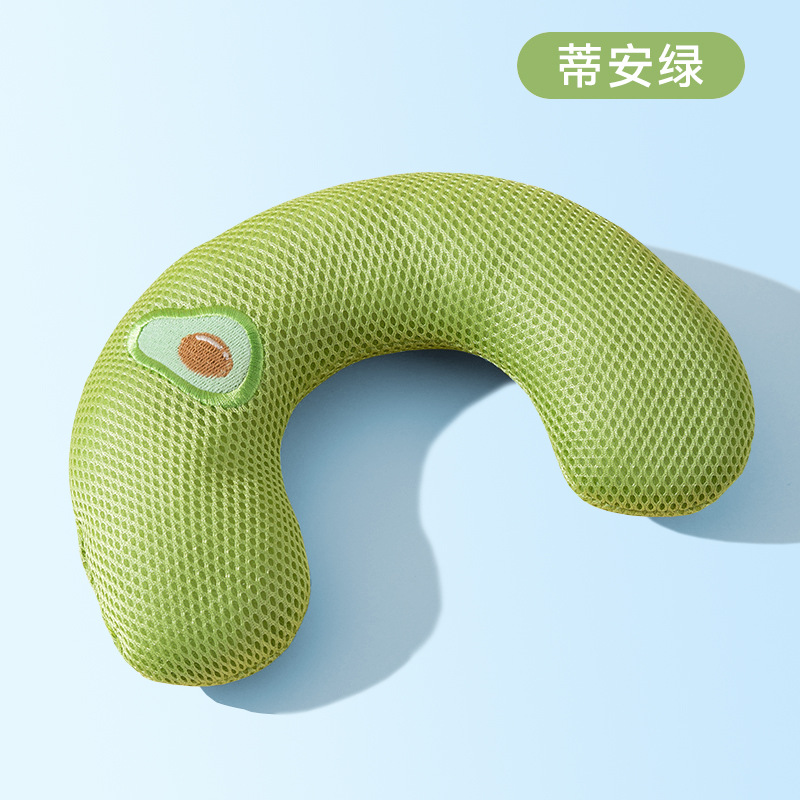 Gato especial lindo bordado cuatro estaciones transpirable mascota en forma de U almohada protectora columna cervical perro almohada para dormir suministros al por mayor