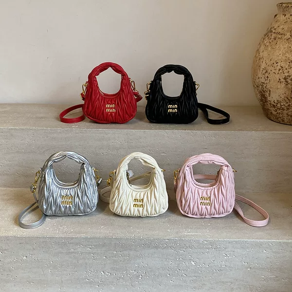 Embroidered Pleated Handbag for Women, Korean Style Niche High-End Commuter Mini Crescent Bag, Fashionable and Versatile Children's Crossbody Bag