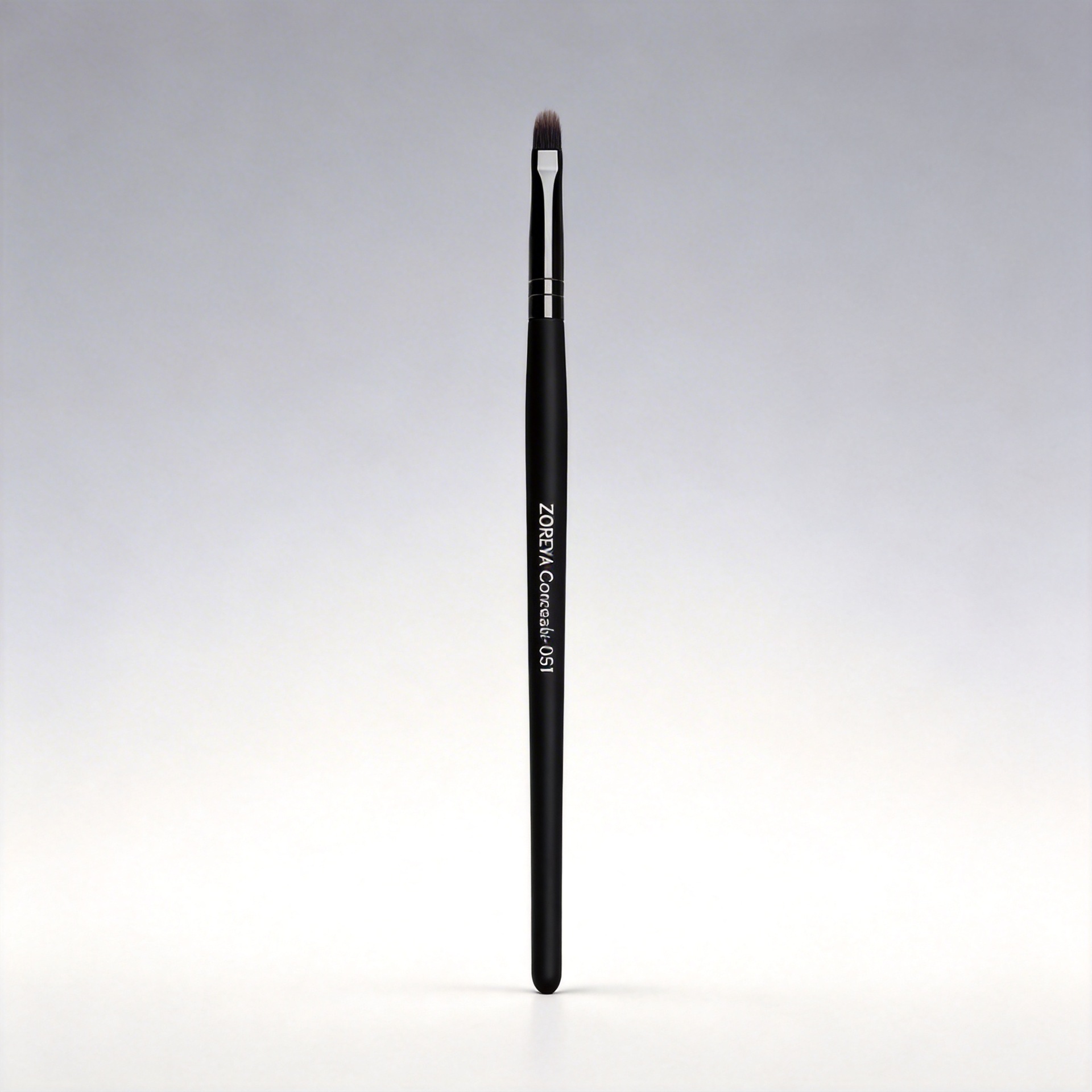 ZOREYA en stock herramientas de belleza al por mayor cepillo de maquillaje de pelo de fibra blanca mango de madera negro pincel corrector lápiz de cejas