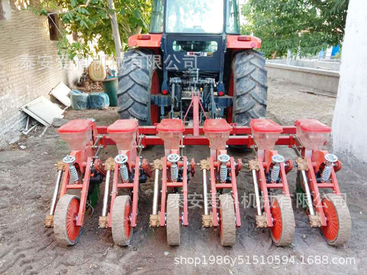 新款悬浮玉米大豆精播机四轮拖拉机带免耕施肥一体机