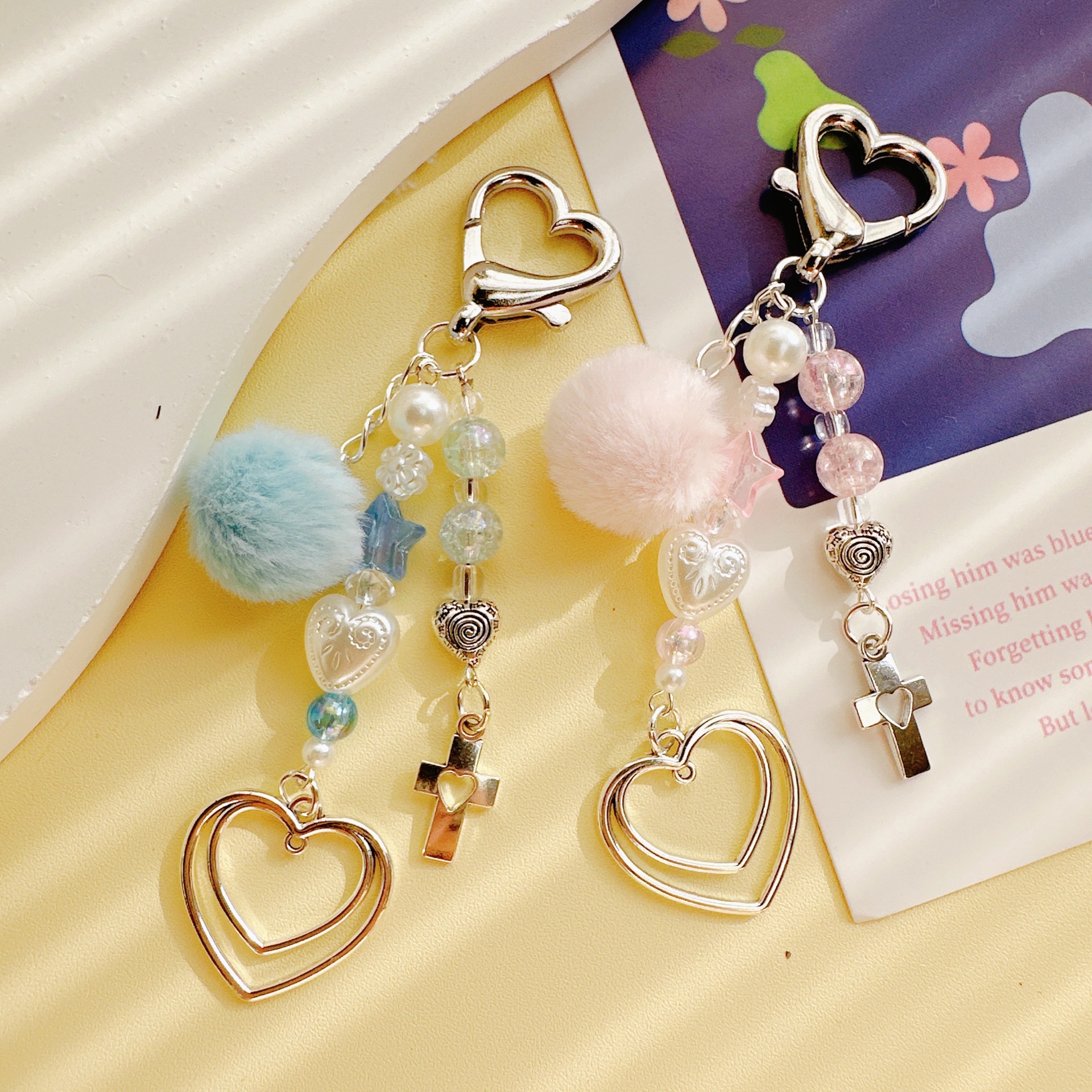 Winter new plush ball beaded double-layer love key chain pendant accessories luggage chain mobile phone pendant accessories