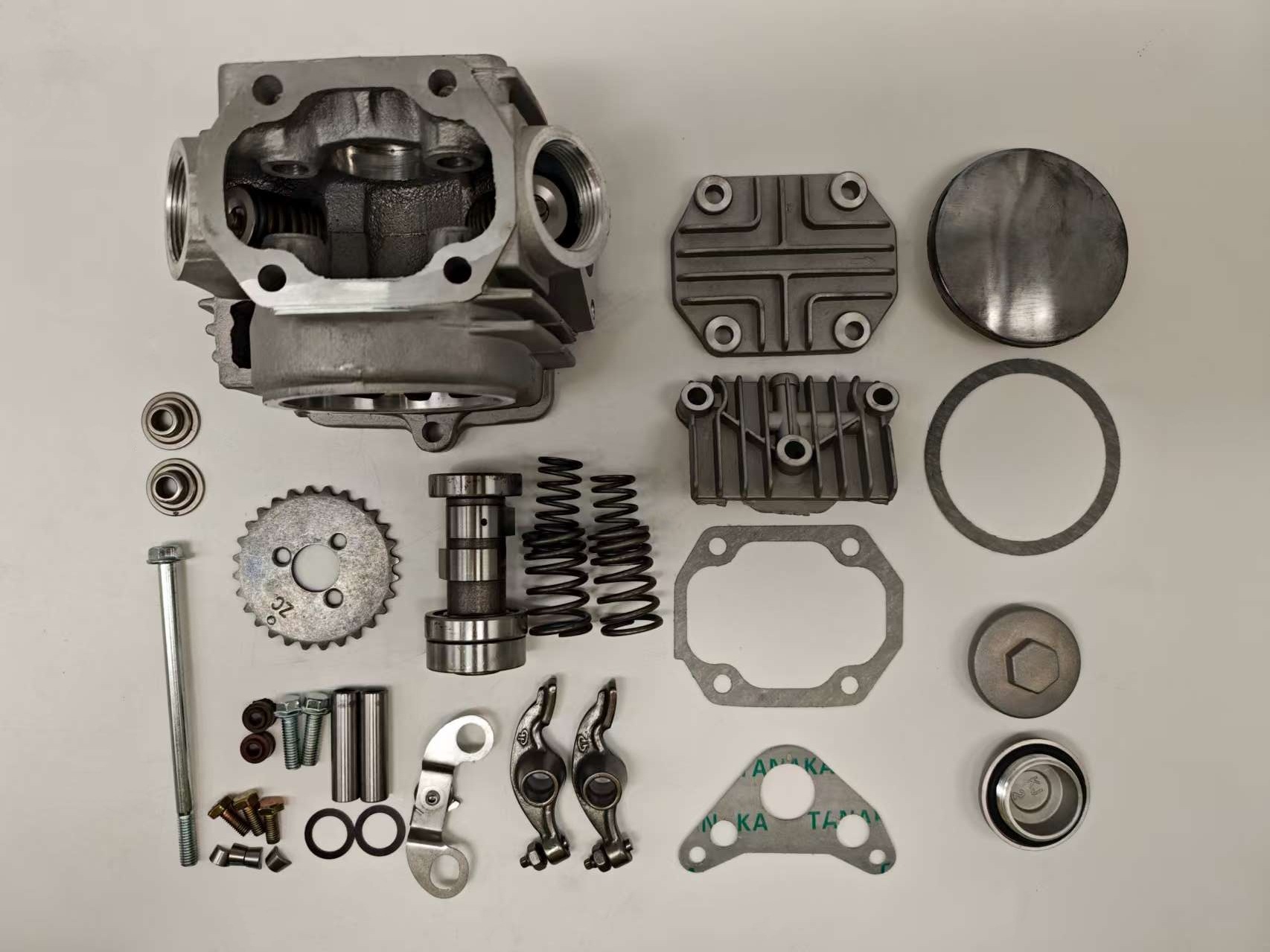 JH70 Motorcycle Cylinder Head Assembly C70 CT70 70cc Engine Cylinder Head Motorcycle Engine Parts