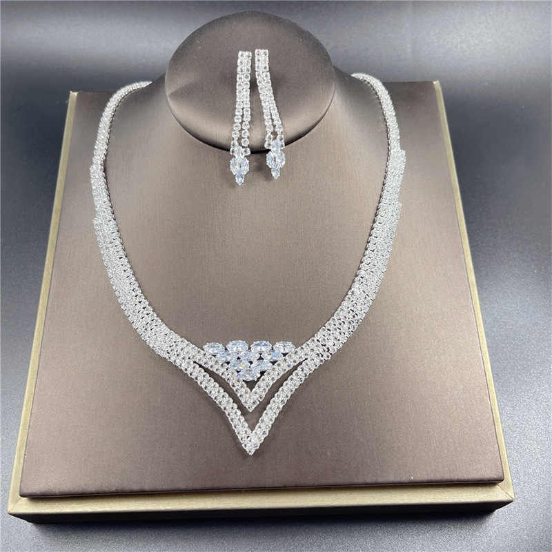 Classic Water Drop Rhinestone Necklace Earrings Ring Bracelet Four Piece Wholesale display picture 3