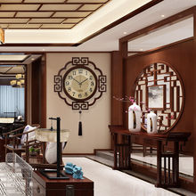 中式挂钟2025新款客厅钟表挂墙家用静音时钟高档轻奢免打孔石英钟