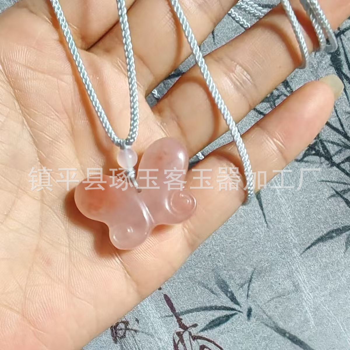 복숭아꽃 양조 작은 나비가 밧줄을 줍니다(밧줄은 무작위입니다)