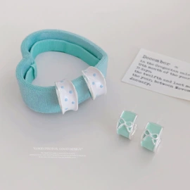 耳钉;耳环;耳扣