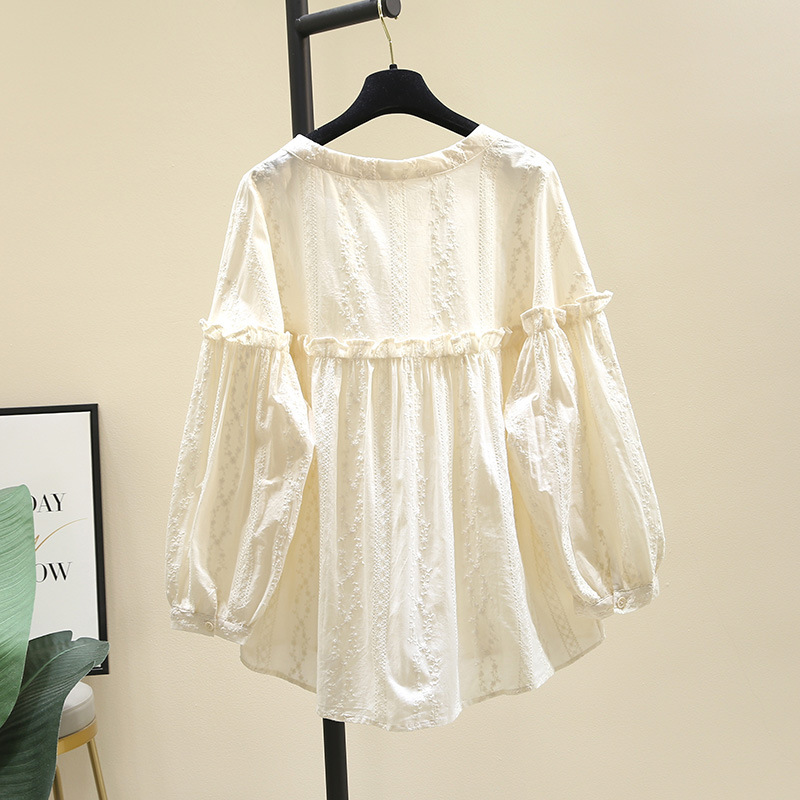 Design apricot spring shirt with a round collar