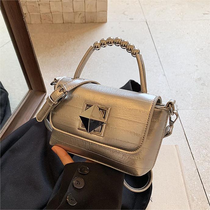 Bolso de mano caliente de verano 2024, nuevo bolso de mujer, bolso pequeño de moda coreano, bolso de mochila casual universal.