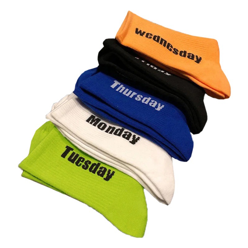 Calcetines Zhuji, calcetines de la semana del alfabeto, calcetines deportivos absorbentes para el sudor para estudiantes, calcetines de baloncesto, calcetines de tubo medio para otoño e invierno, venta al por mayor para hombres