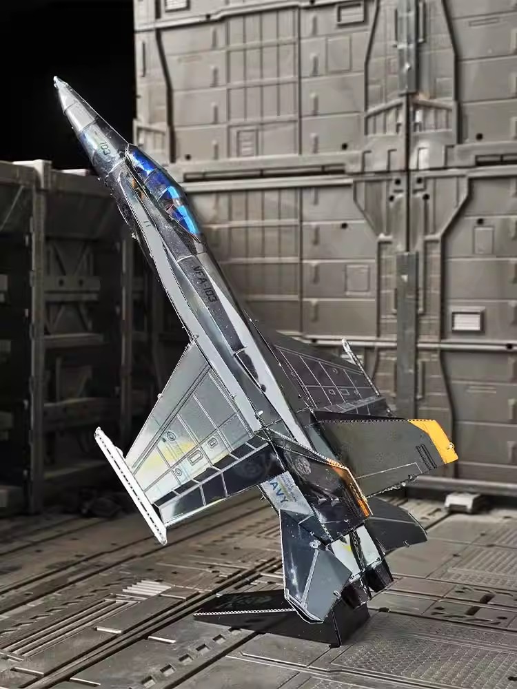 Estatua mágica de acero al por mayor versión de color avión un grupo metal rompecabezas mini 3D tridimensional hecho a mano DIY modelo de montaje