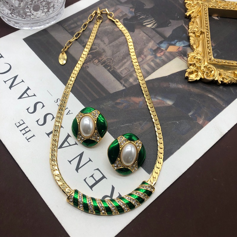 17g Weight Artificial Pearls, Zircon Inlay Material Wholesale Jewelry Elegant Lady Simple Style Geometric Alloy Artificial Pearls Zircon Inlay Earrings Necklace