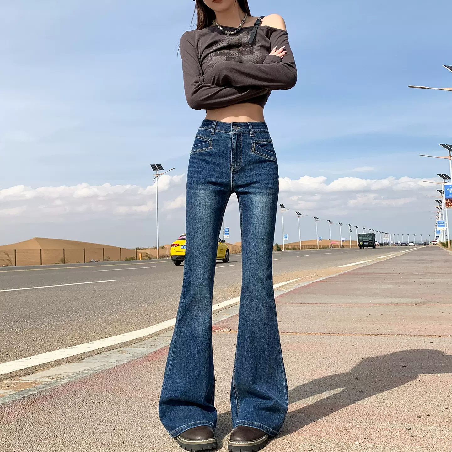 2025秋季复古微喇叭牛仔裤女紧身弹力裤子蓝色显瘦显高加长牛仔蓝