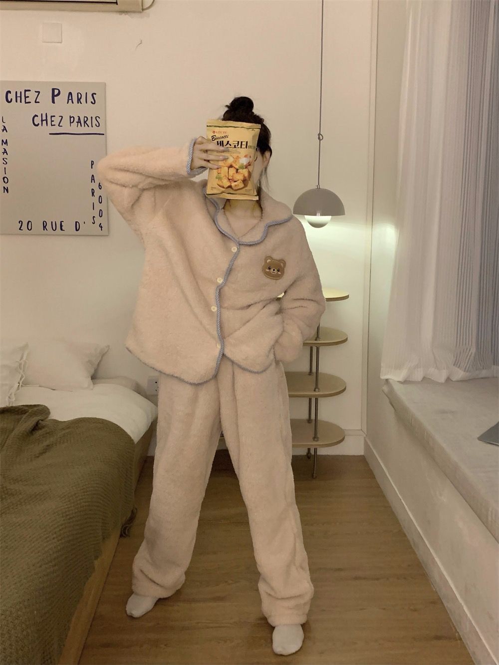 Transmisión en vivo de invierno transfronterizo cálido más pijamas engrosados de terciopelo mujeres lindo rebeca de solapa de ins servicio a domicilio de una pieza