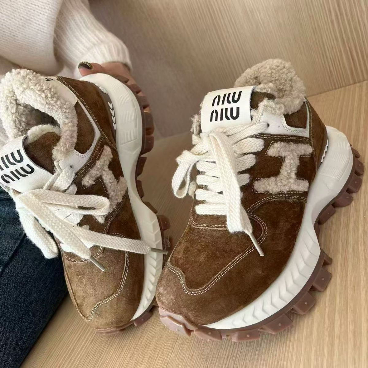 高颜值防寒洋气显高松糕鞋老爹鞋2025冬新款厚底阿甘鞋超软休闲鞋